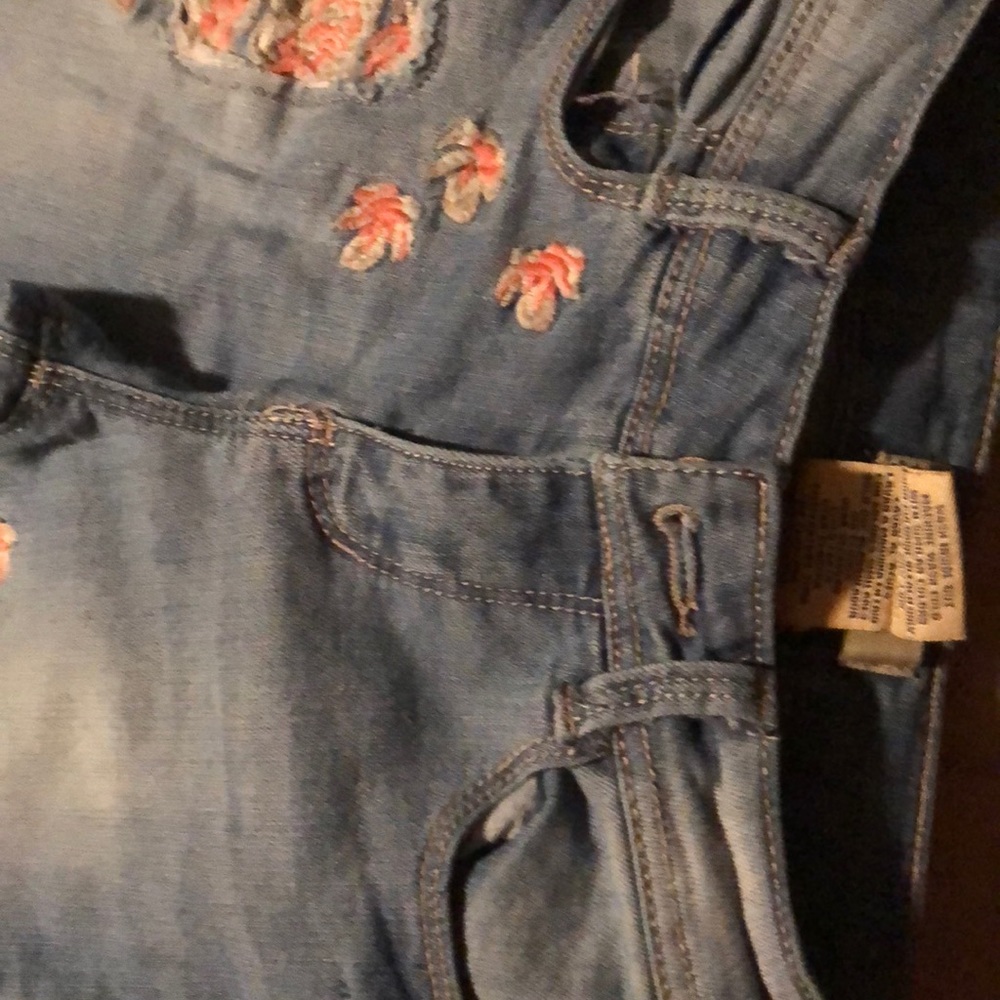 Jeans - Picture 3 of 4